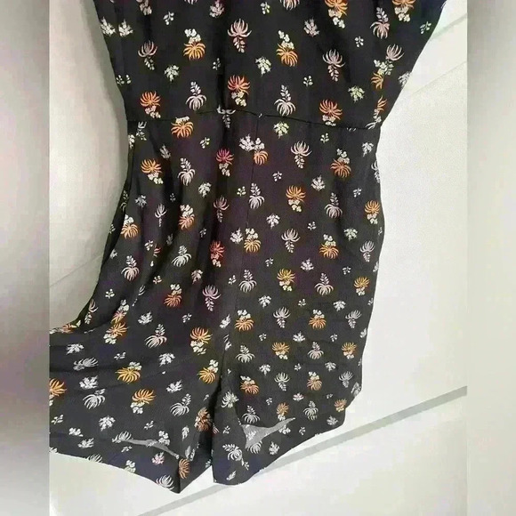 Aritzia Wilfred Écoulement Romper  Black Cream Floral Playsuit size 00 - Picture 11 of 11